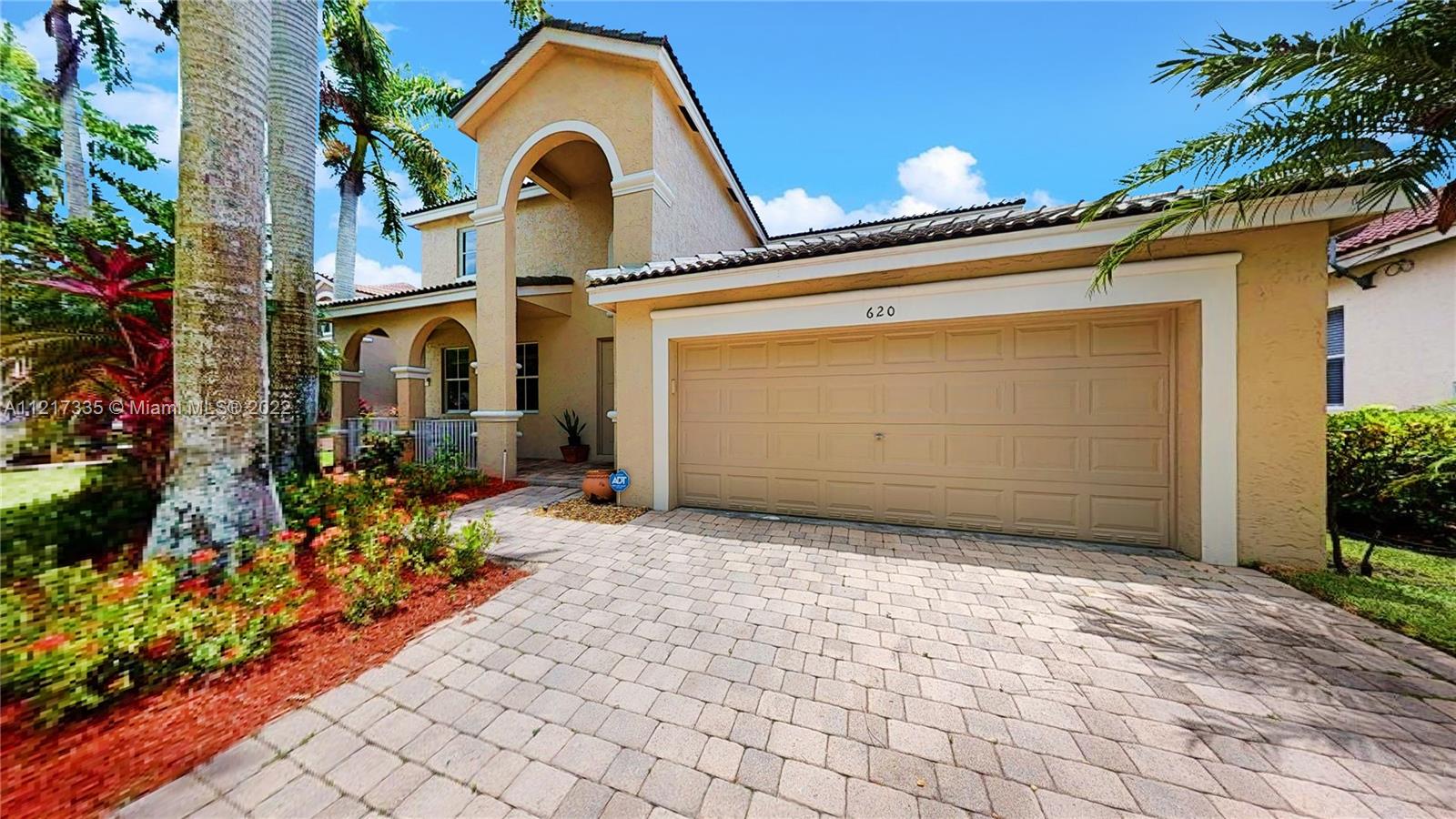 620 Honeysuckle Ln