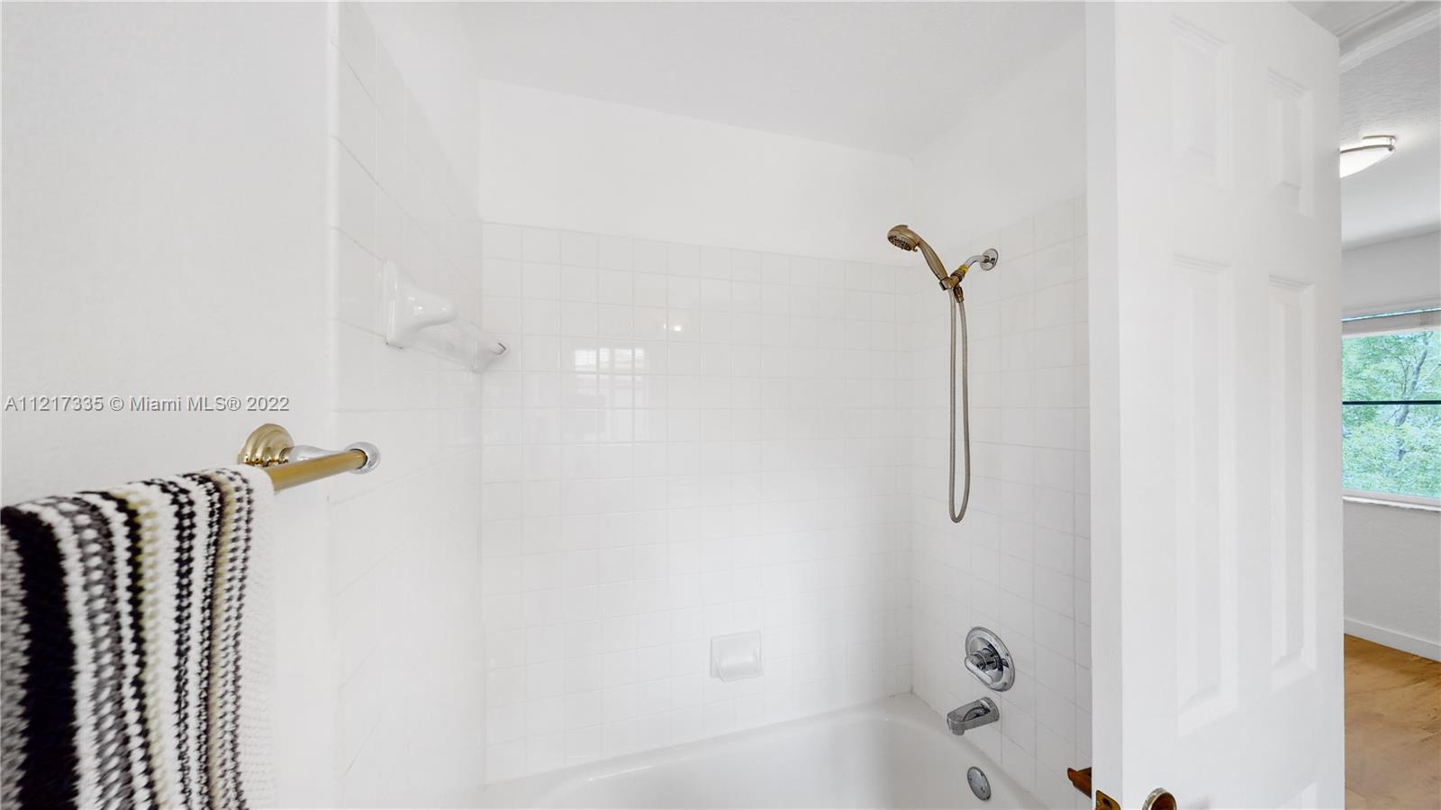 620 Honeysuckle Ln