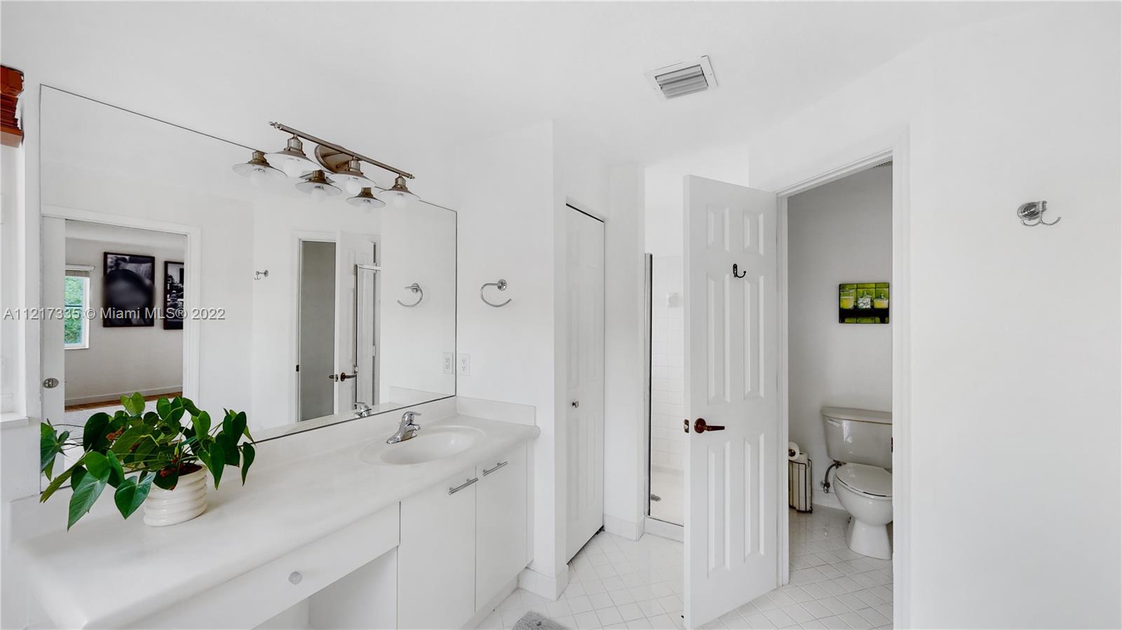 620 Honeysuckle Ln