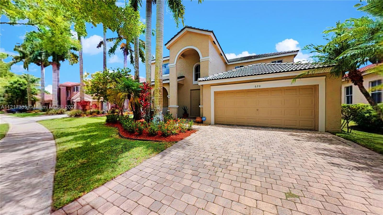 620 Honeysuckle Ln