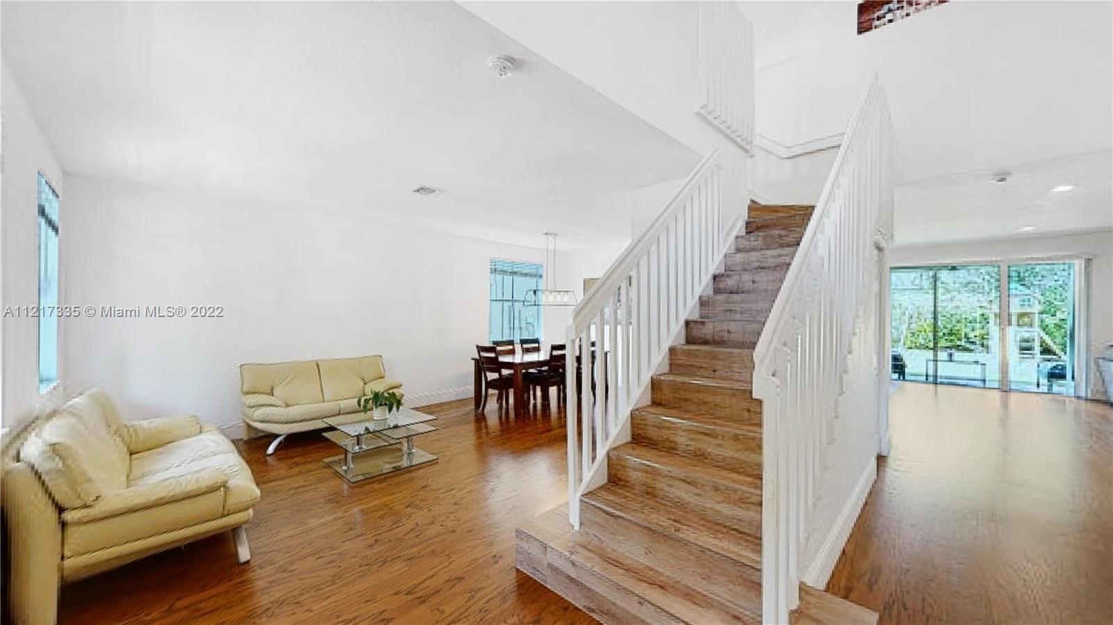 620 Honeysuckle Ln