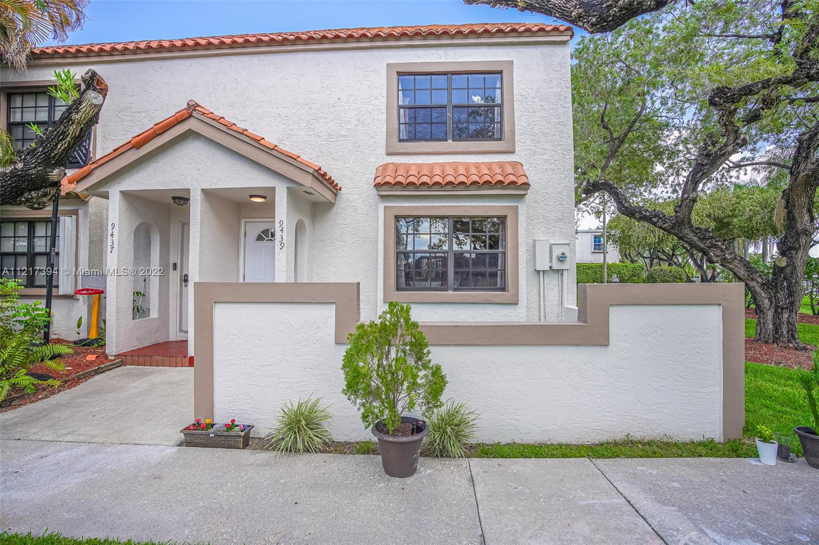 9439 NW 42nd St Unit: 9439
