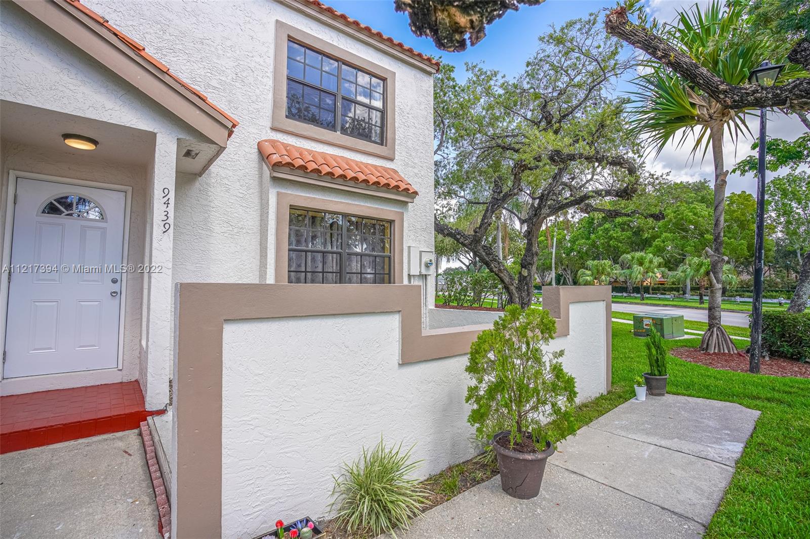 9439 NW 42nd St Unit: 9439