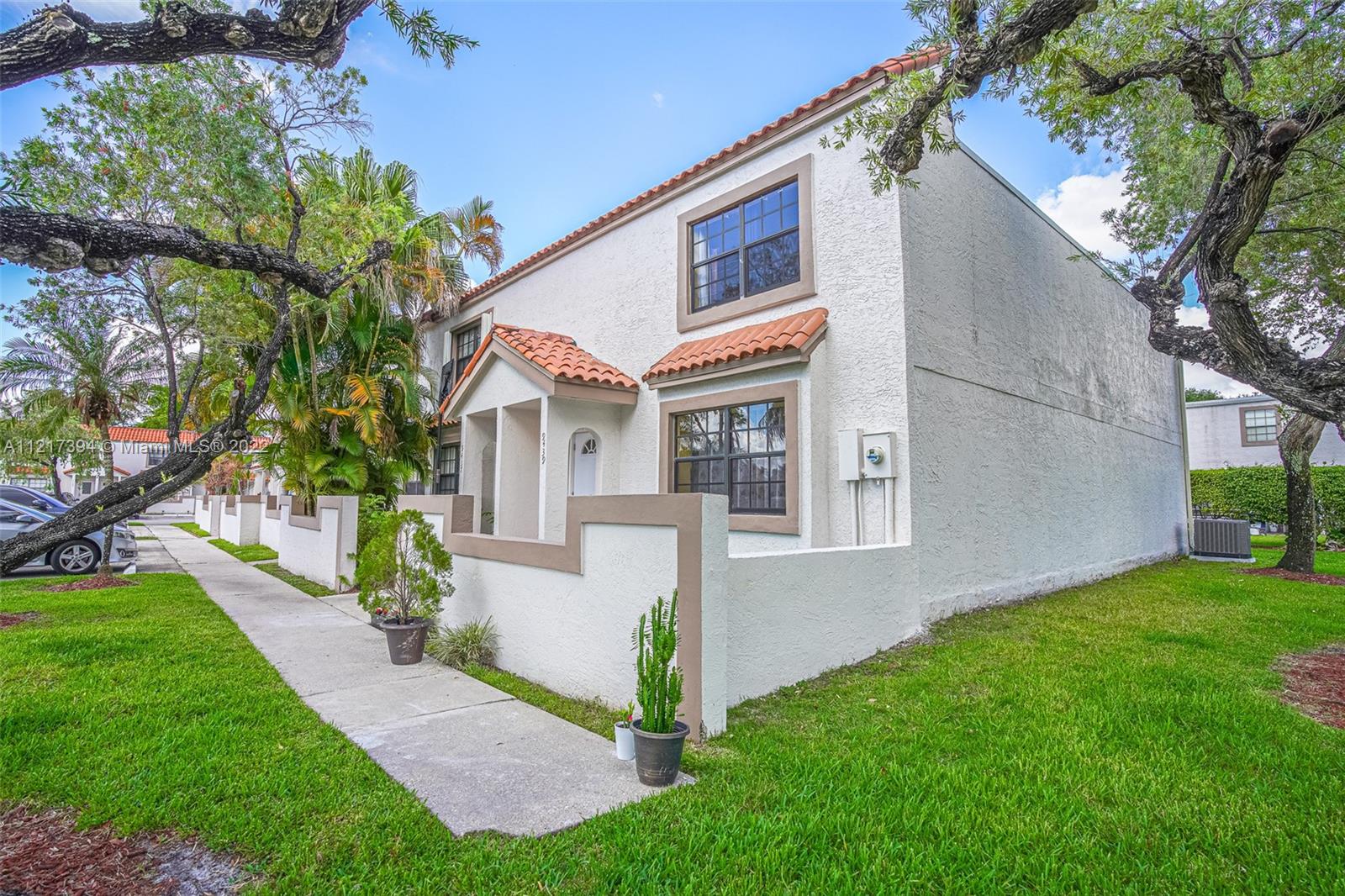 9439 NW 42nd St Unit: 9439