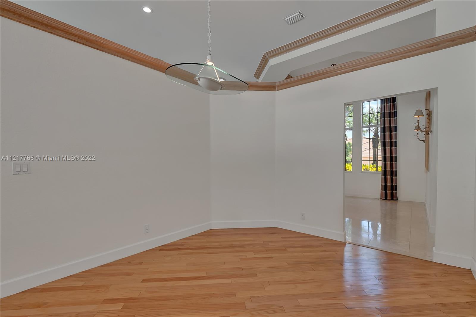 2686 Cypress Ln
