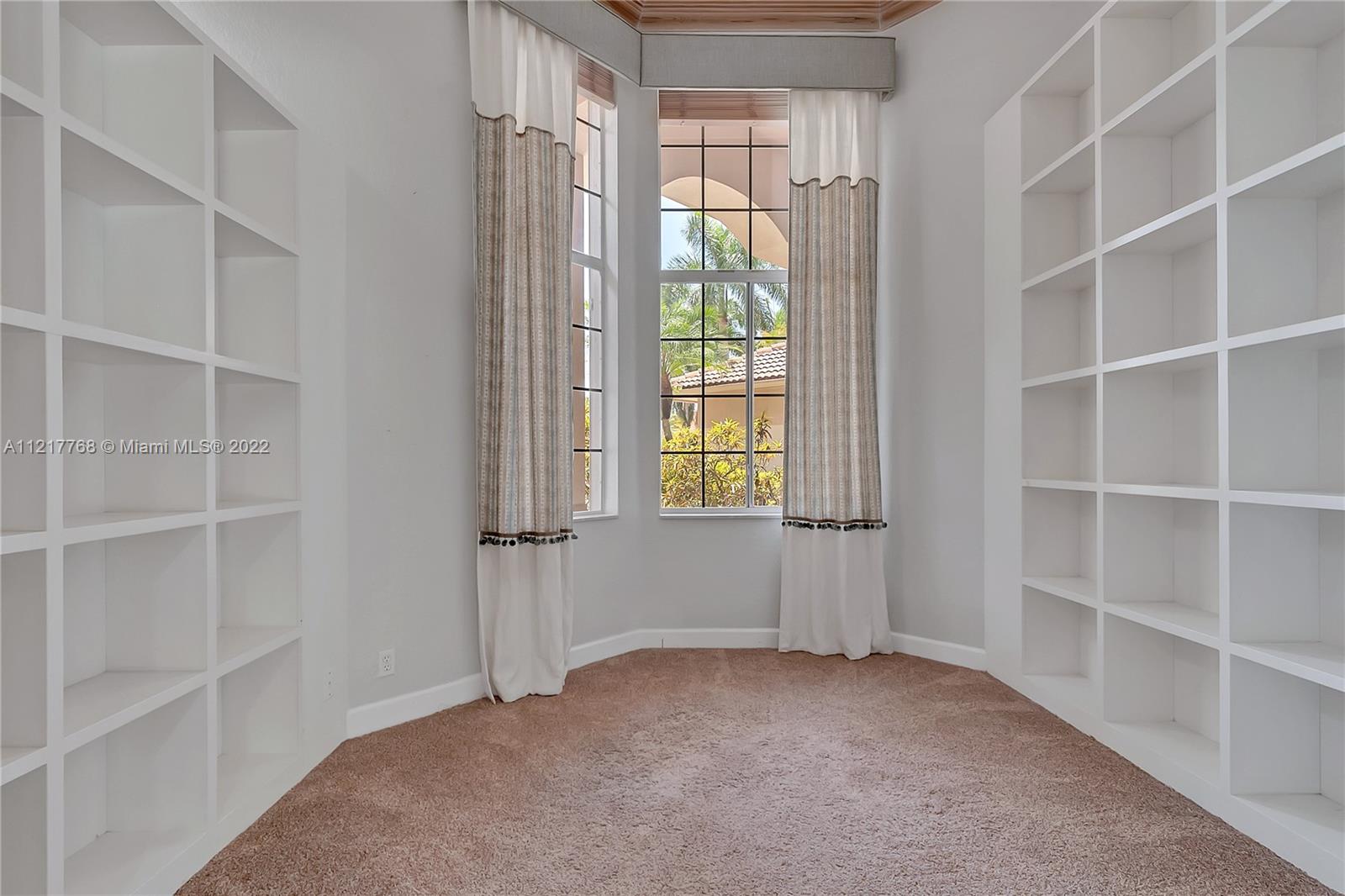 2686 Cypress Ln