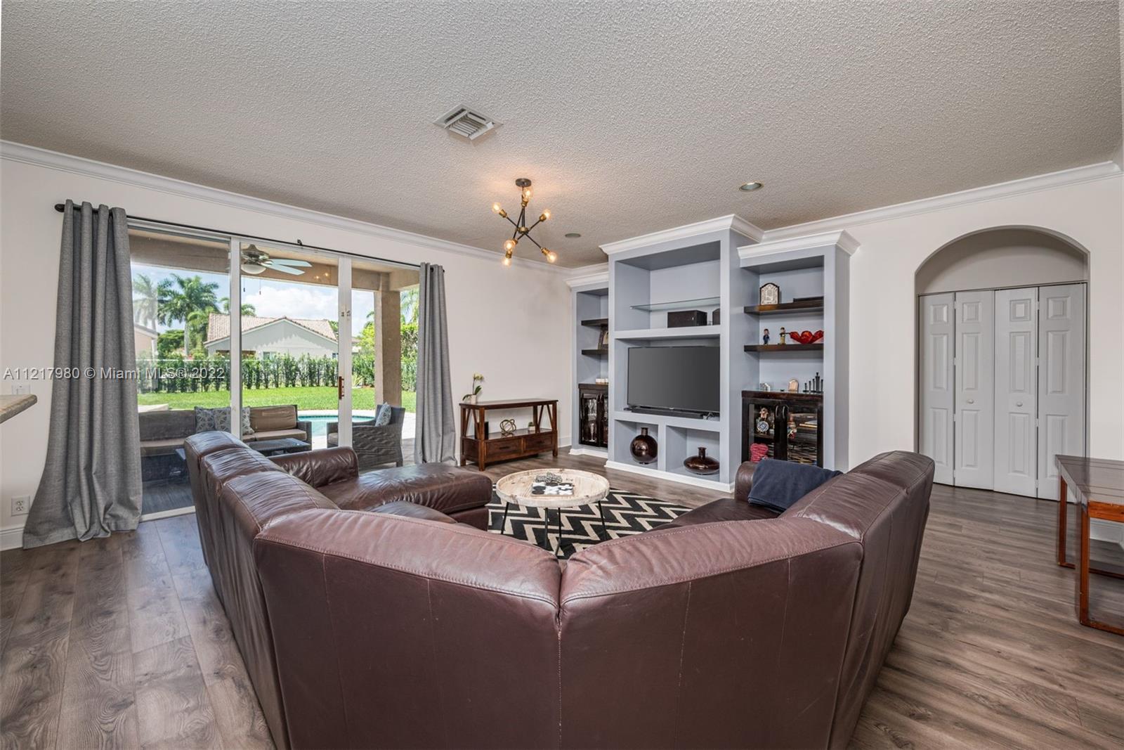 1418 Sandpiper Cir