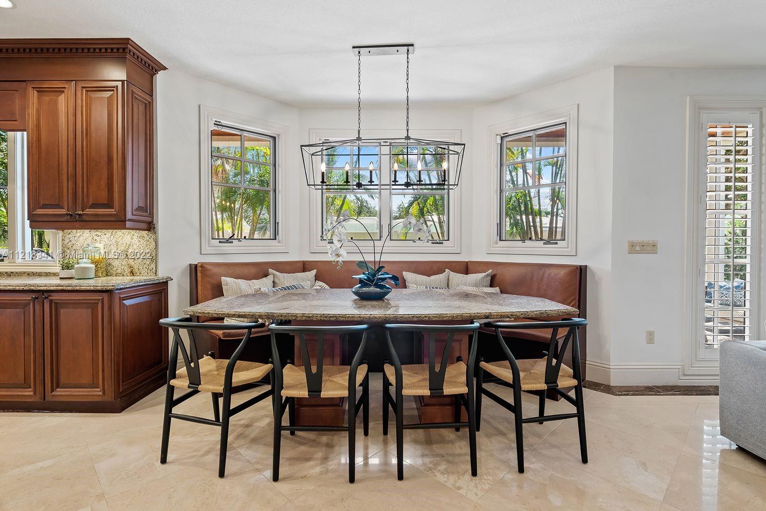1958 Harbourview Dr