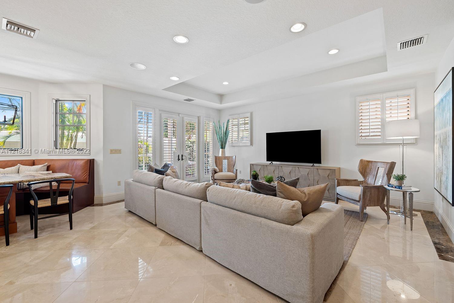 1958 Harbourview Dr