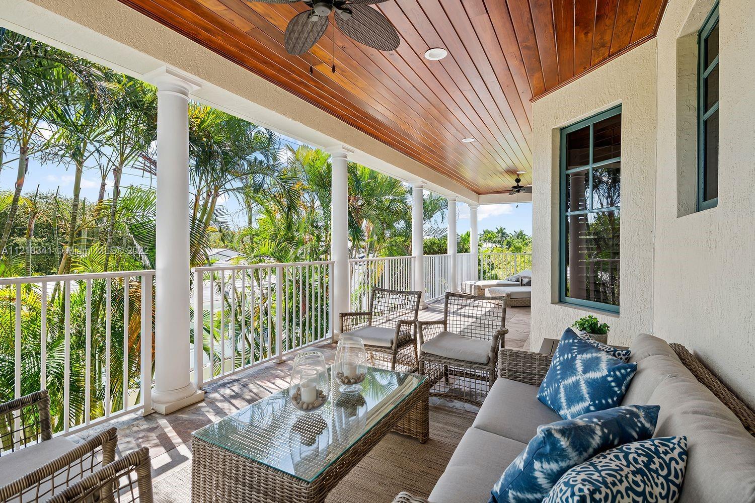 1958 Harbourview Dr