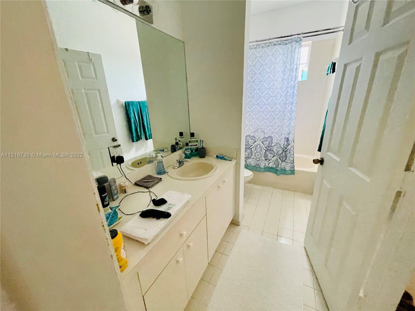 5747 Isles Cir Unit: 5747