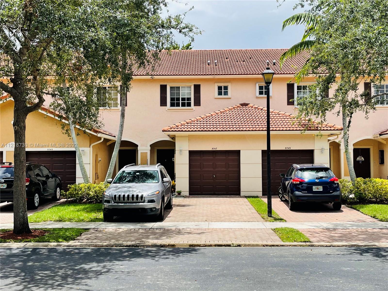 5747 Isles Cir Unit: 5747