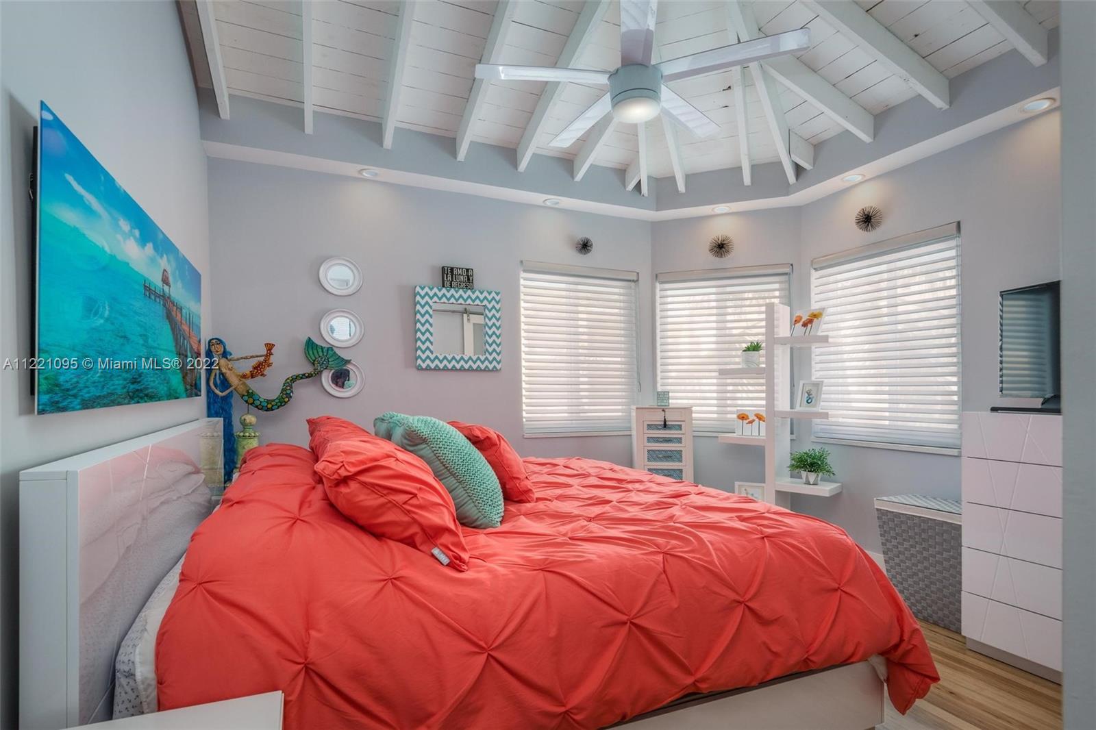 3400 N Surf Rd Unit: 2