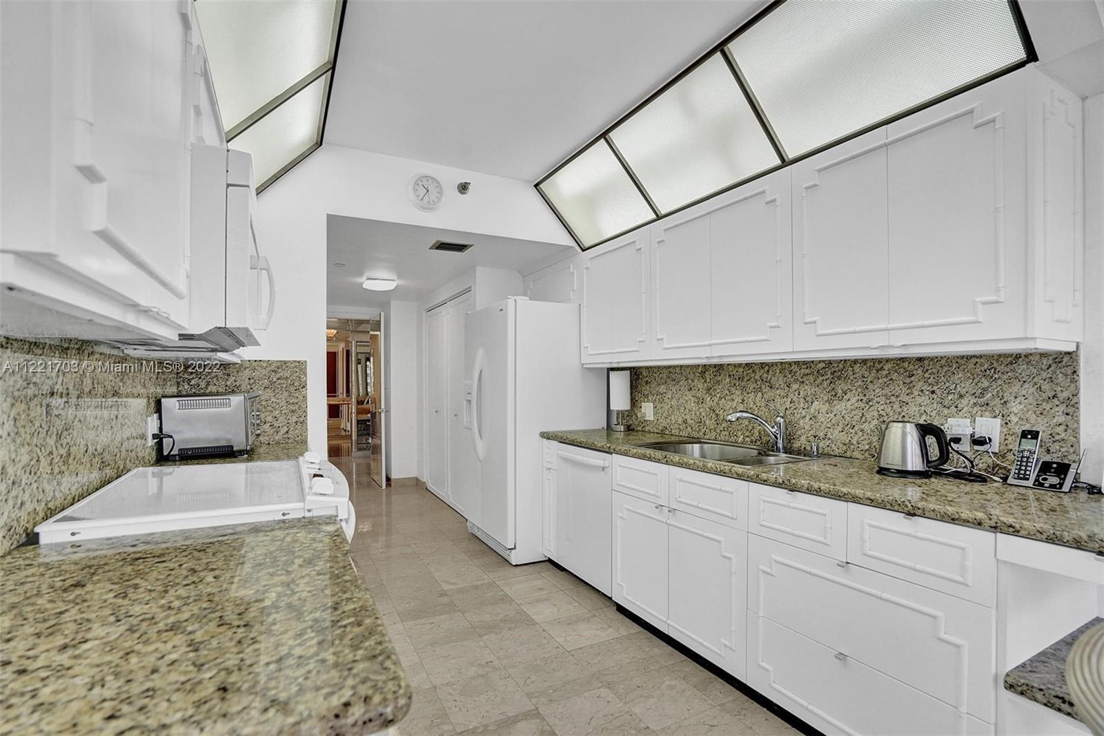 20281 E Country Club Dr Unit: 1015