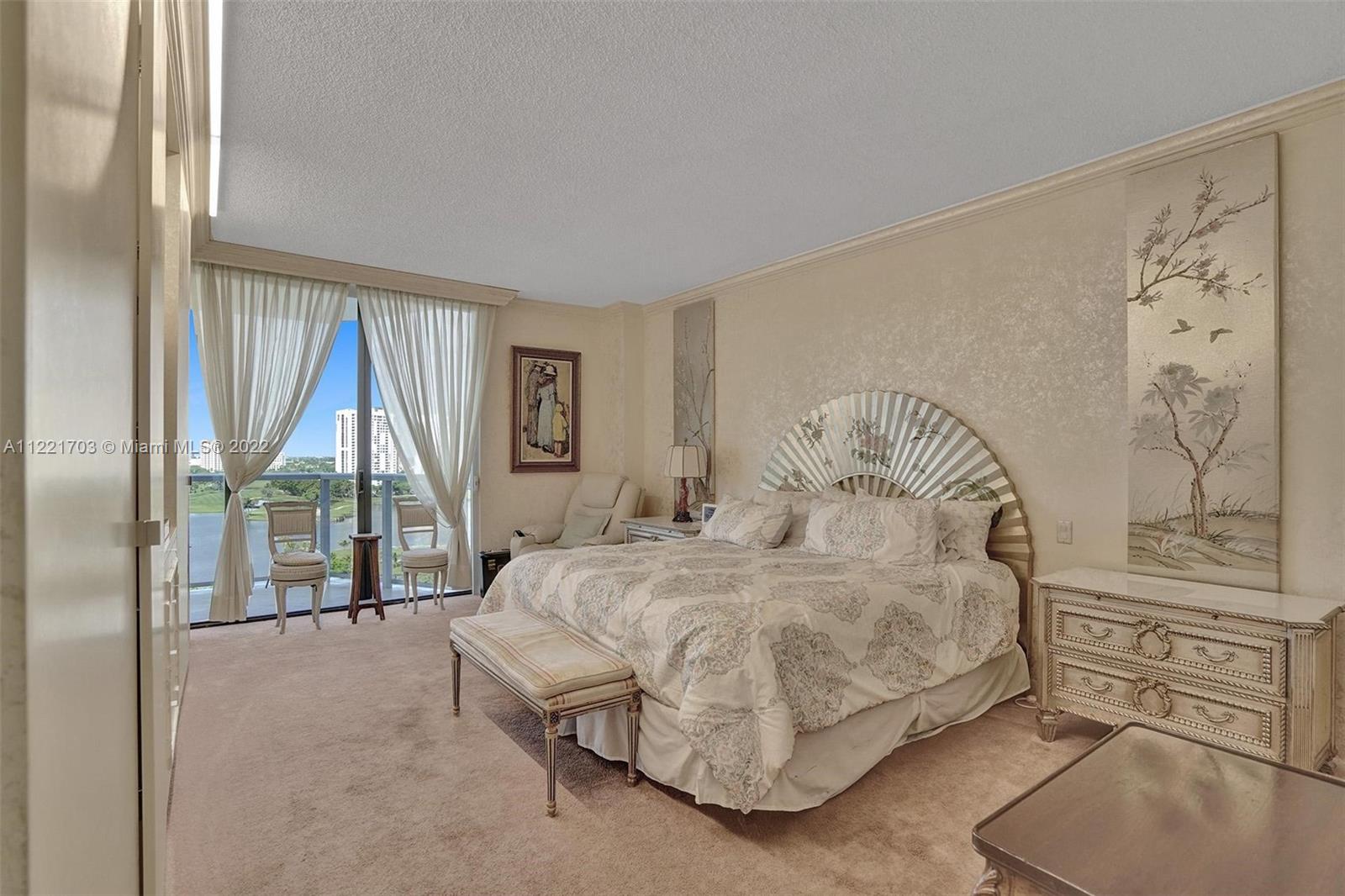 20281 E Country Club Dr Unit: 1015