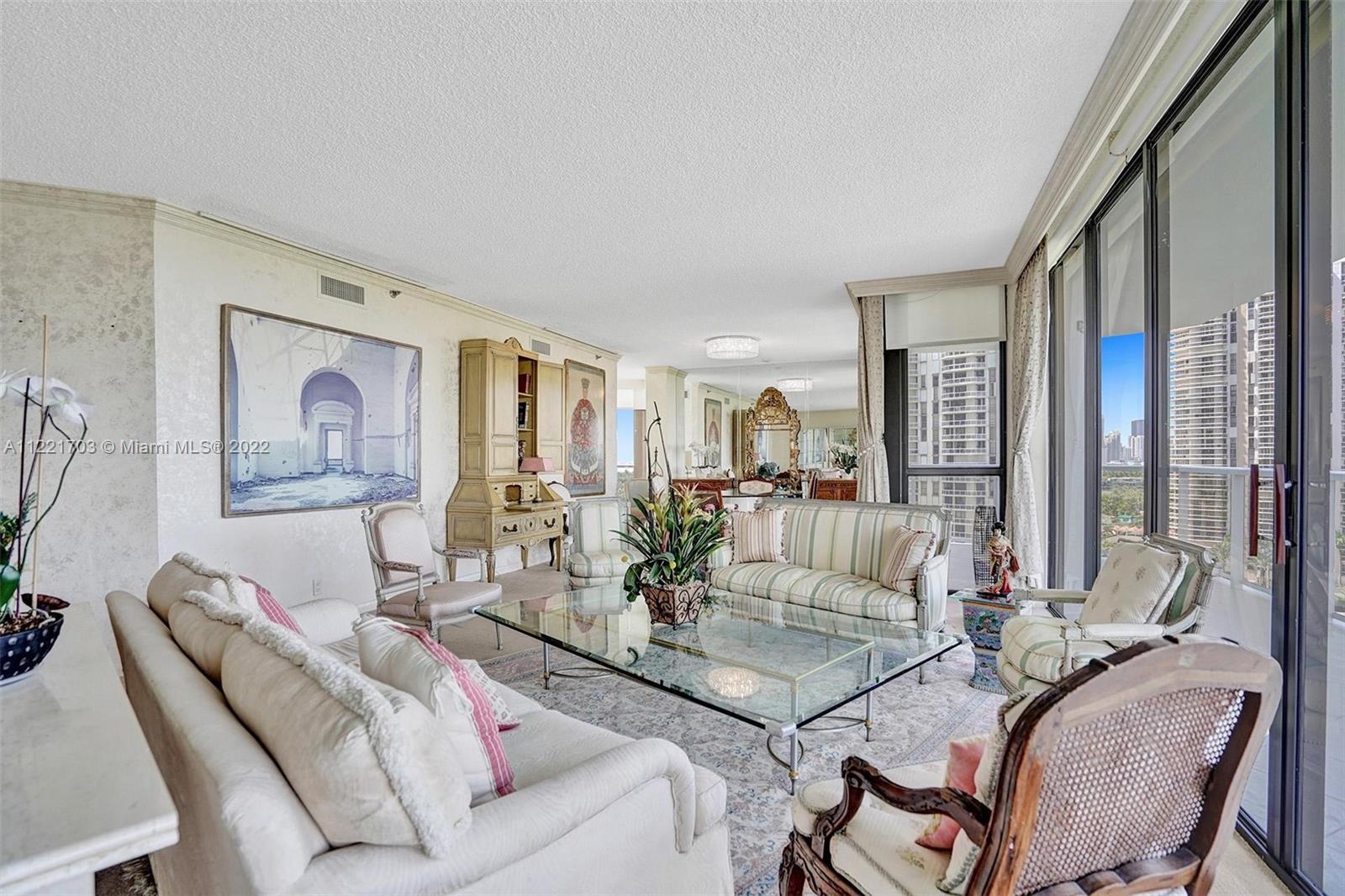 20281 E Country Club Dr Unit: 1015