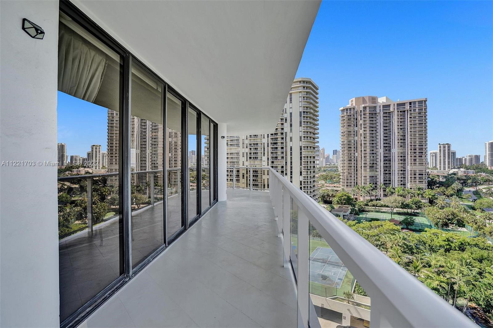 20281 E Country Club Dr Unit: 1015