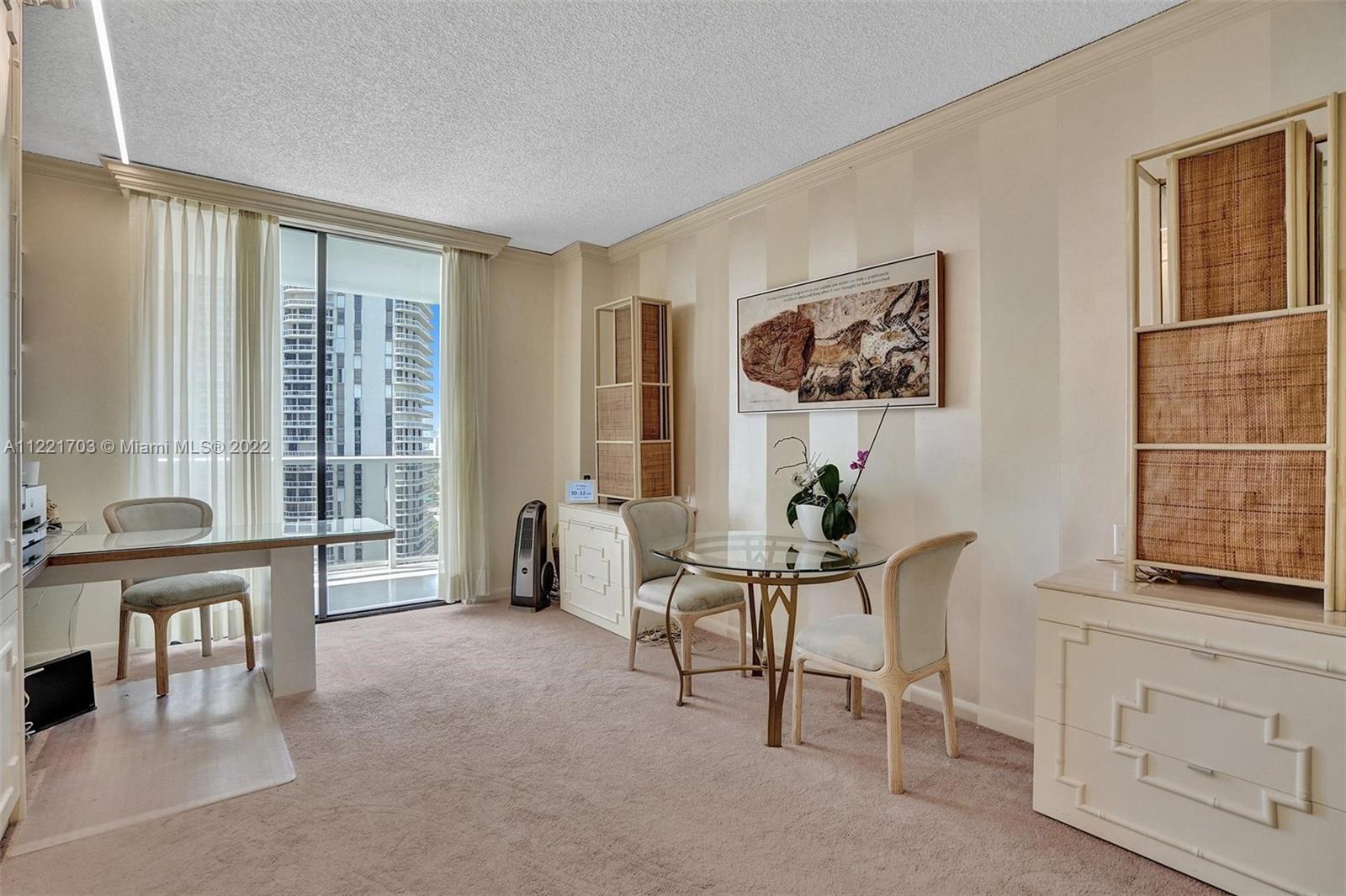 20281 E Country Club Dr Unit: 1015