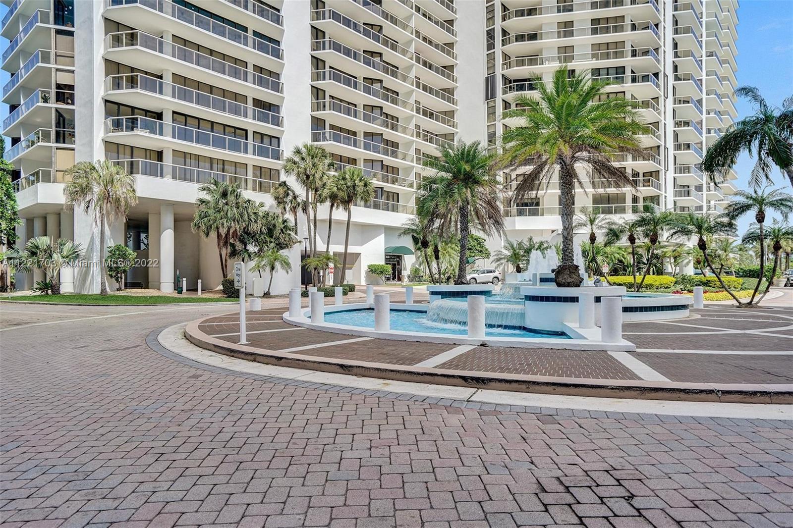 20281 E Country Club Dr Unit: 1015