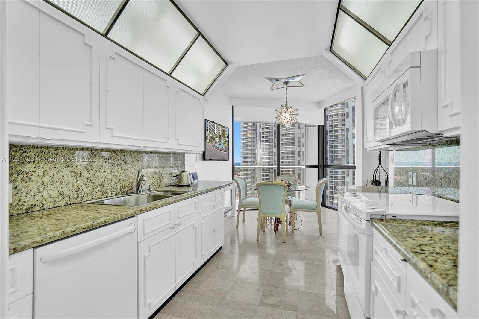 20281 E Country Club Dr Unit: 1015