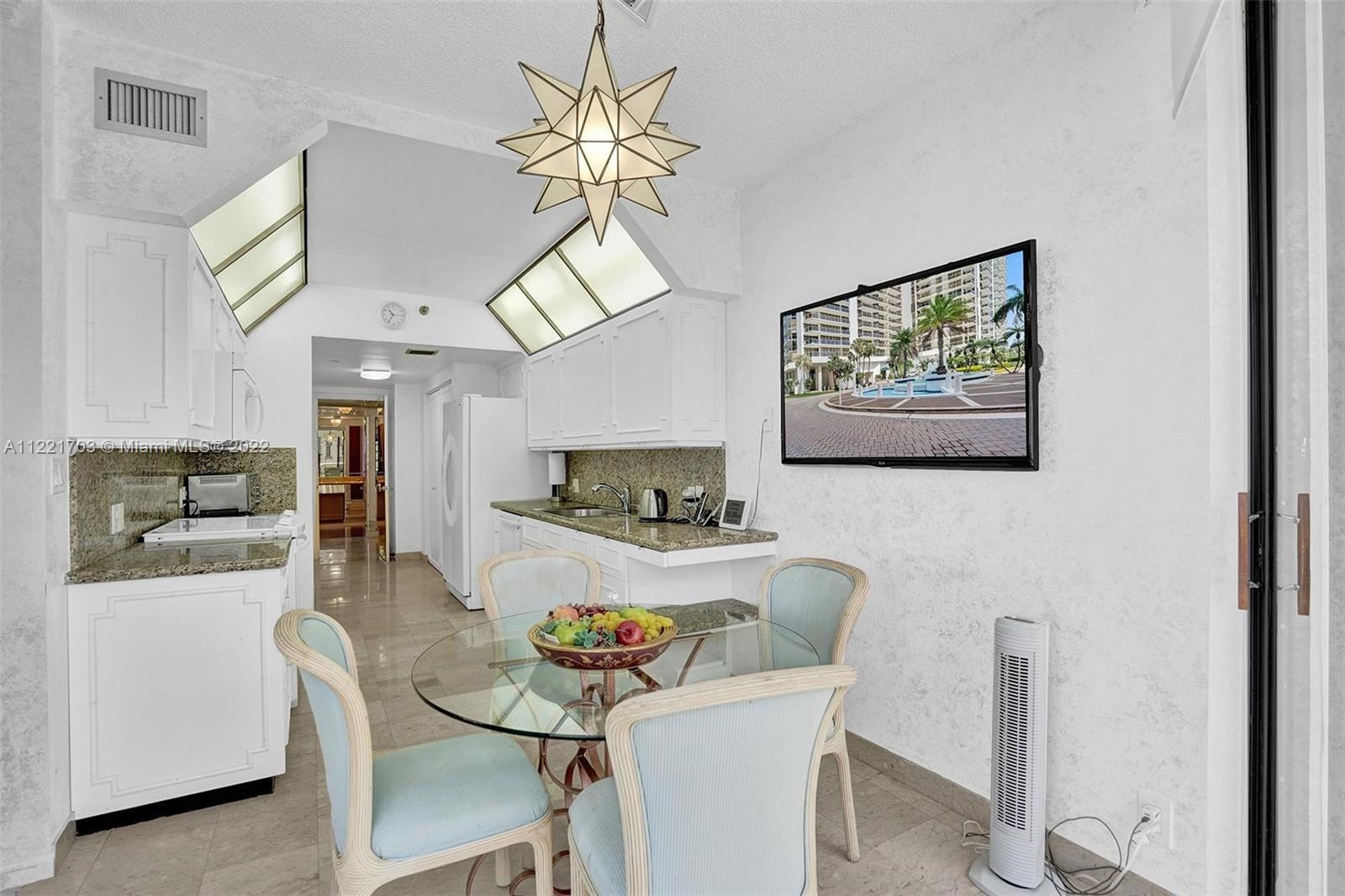 20281 E Country Club Dr Unit: 1015