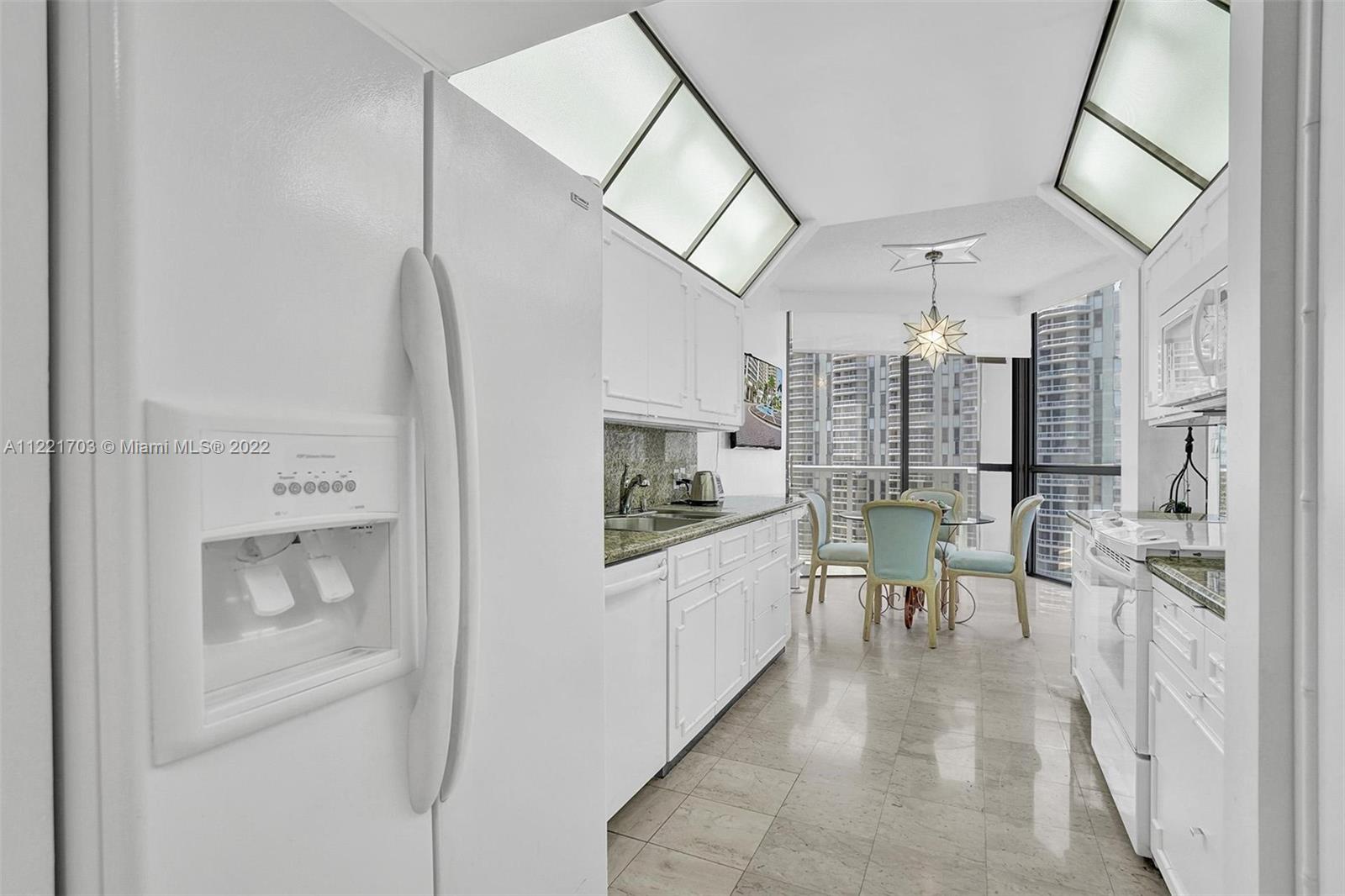 20281 E Country Club Dr Unit: 1015