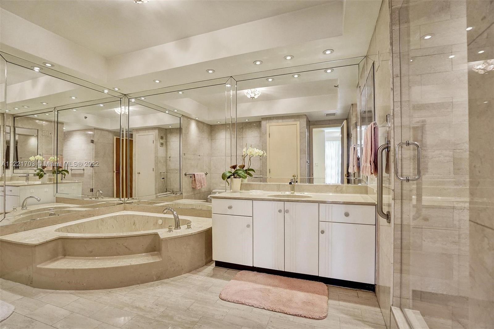 20281 E Country Club Dr Unit: 1015