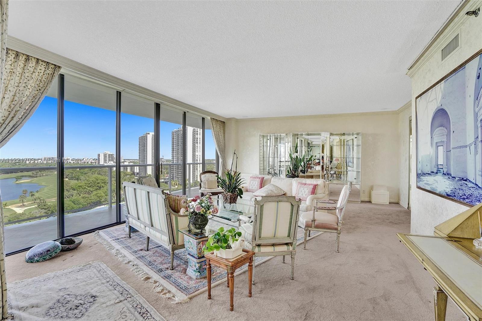 20281 E Country Club Dr Unit: 1015