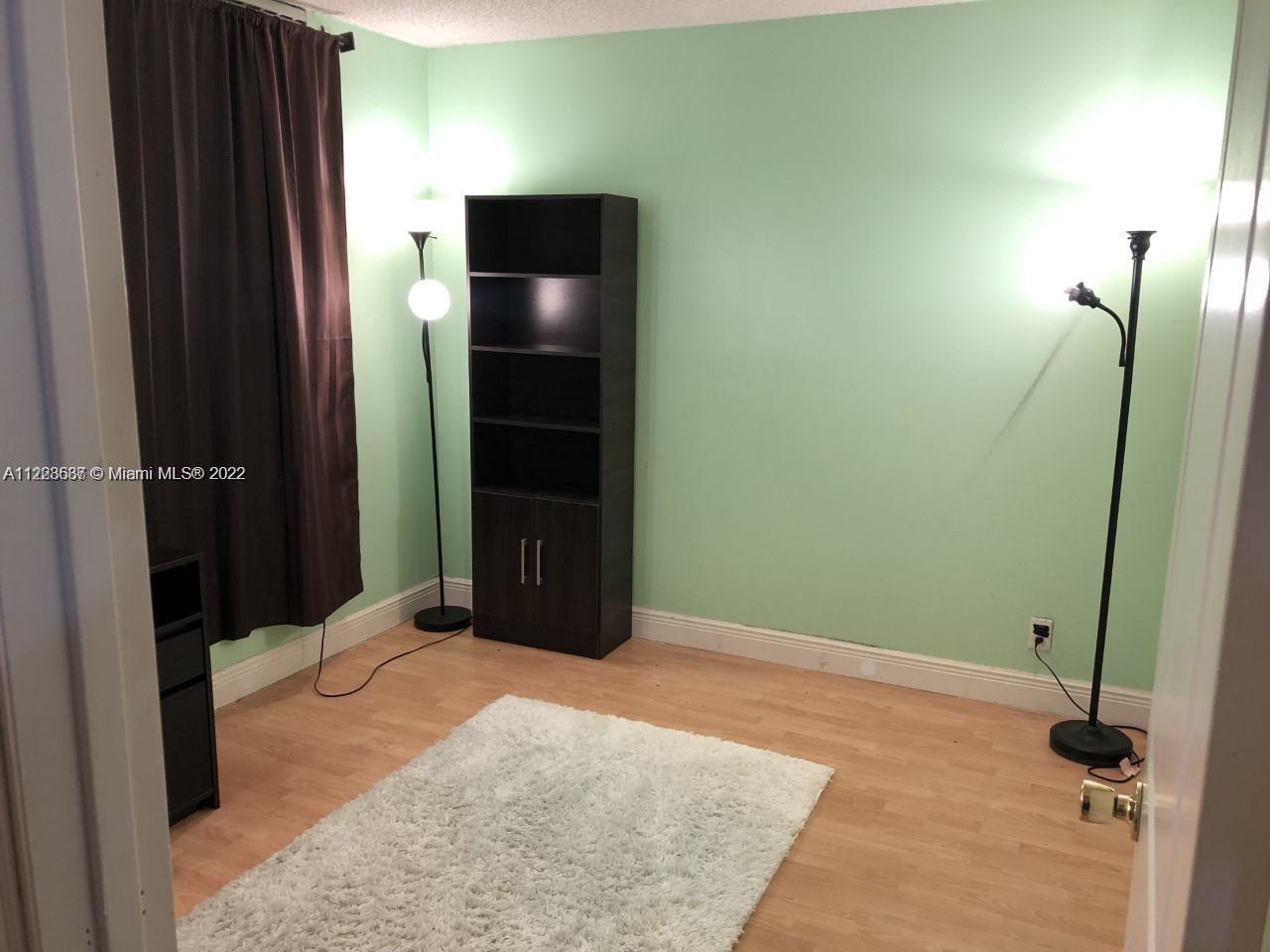 3241 Riverside Dr Unit: D-101