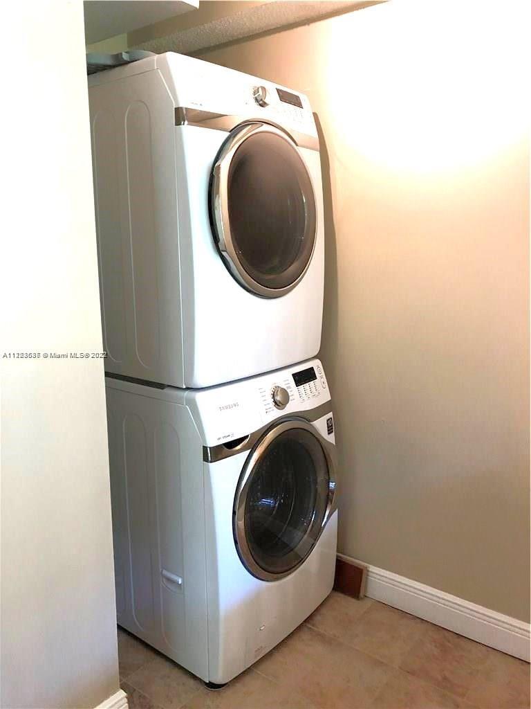 3241 Riverside Dr Unit: D-101