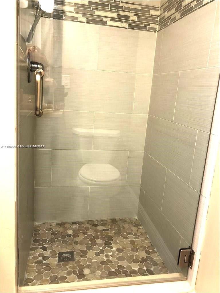3241 Riverside Dr Unit: D-101
