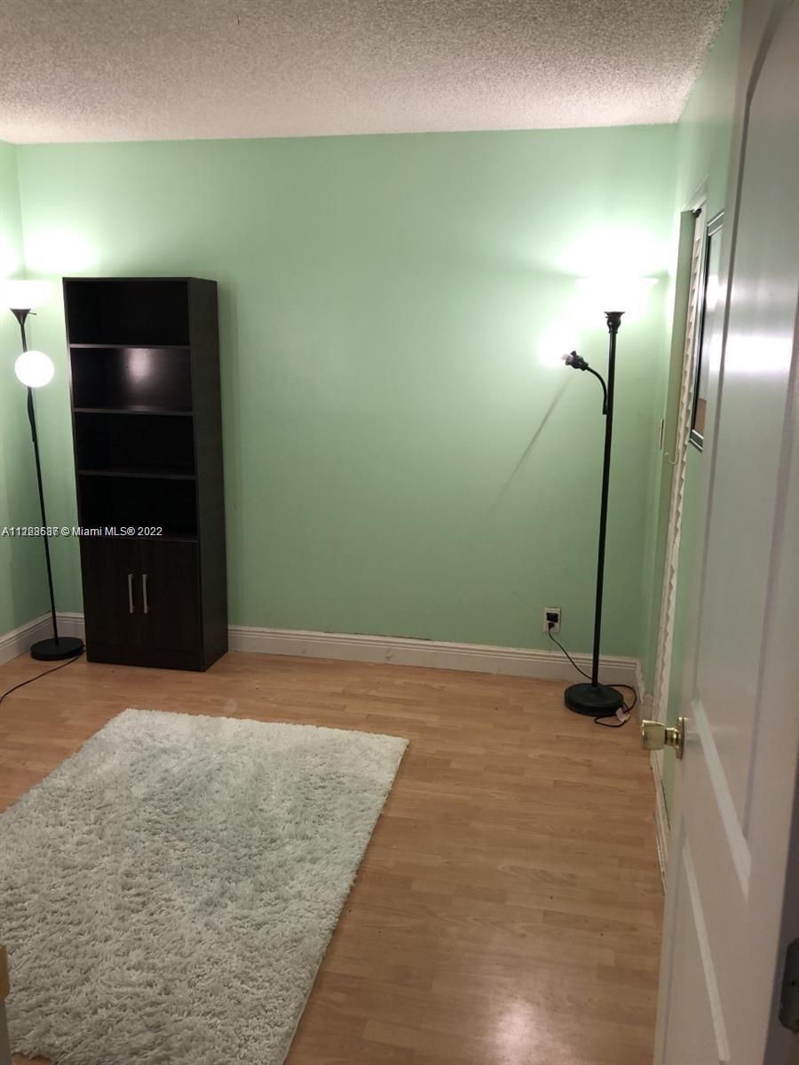 3241 Riverside Dr Unit: D-101