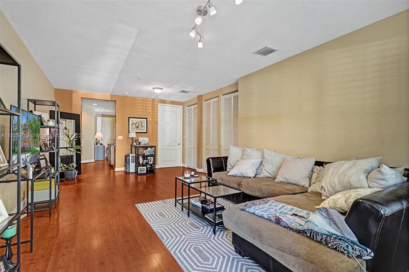364 SW 13th Ter Unit: 364