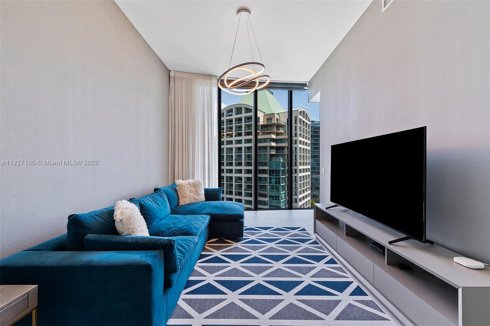 2811 S Bayshore Dr Unit: 15D