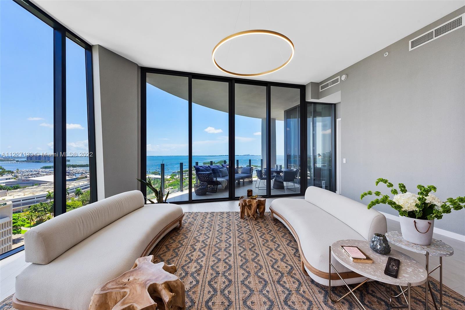 2811 S Bayshore Dr Unit: 15D