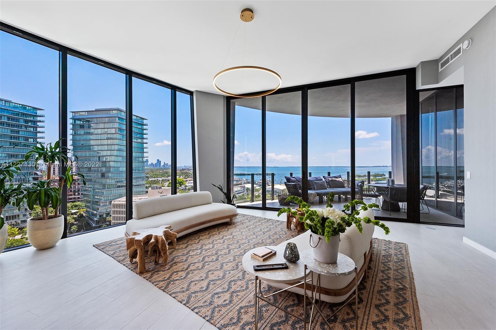 2811 S Bayshore Dr Unit: 15D
