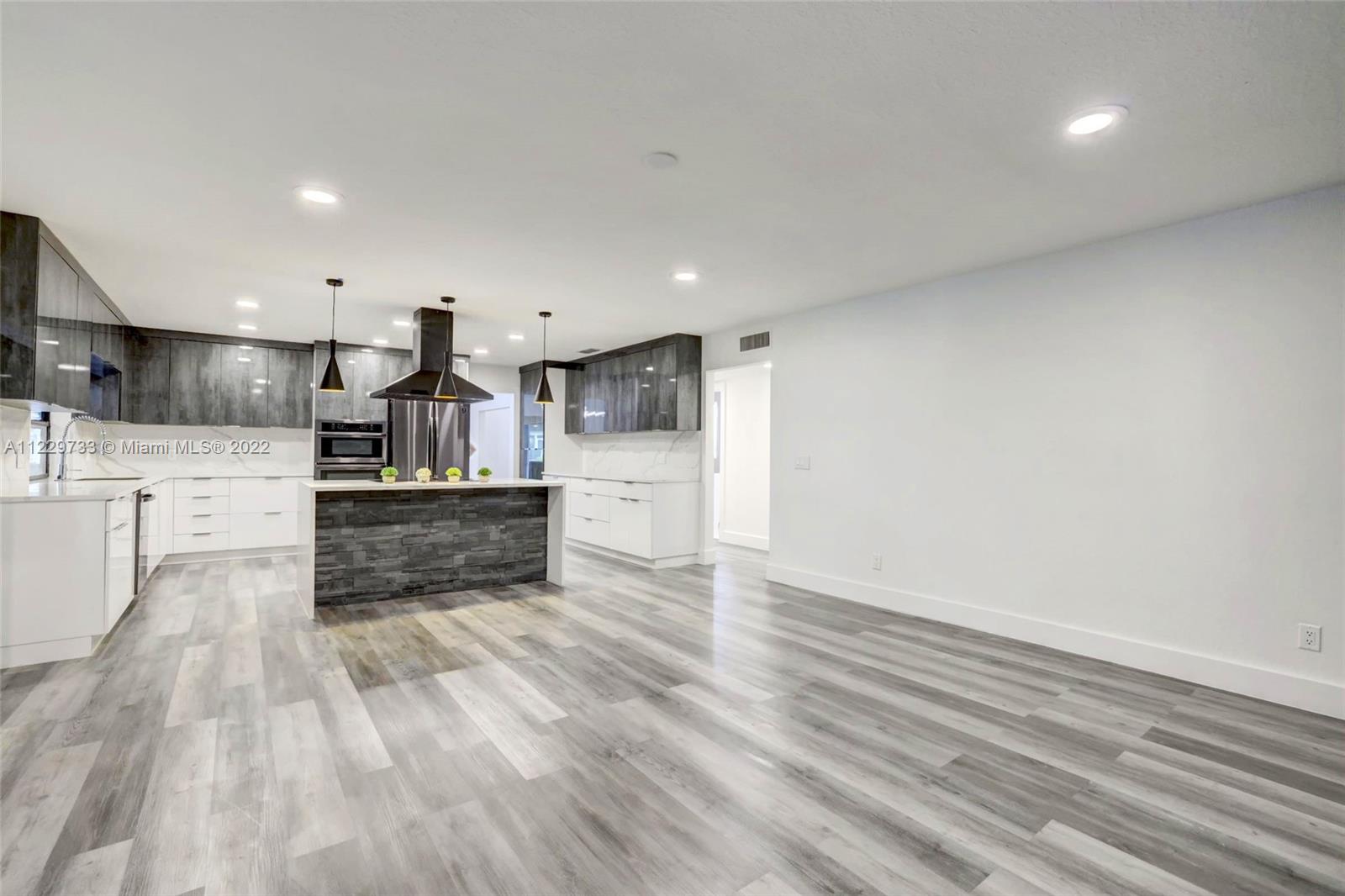 2501 SE Morningside Blvd Unit: 2501