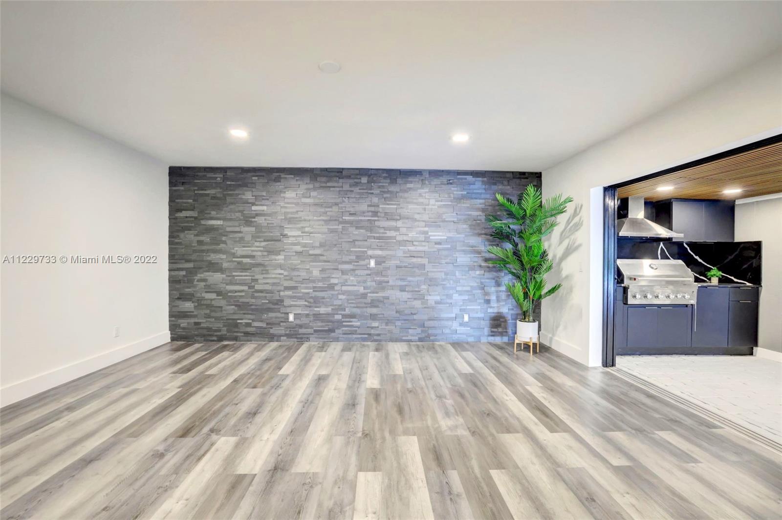 2501 SE Morningside Blvd Unit: 2501