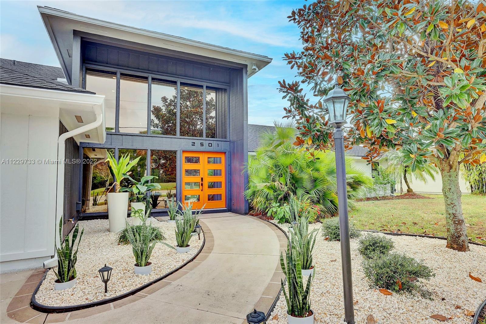 2501 SE Morningside Blvd Unit: 2501