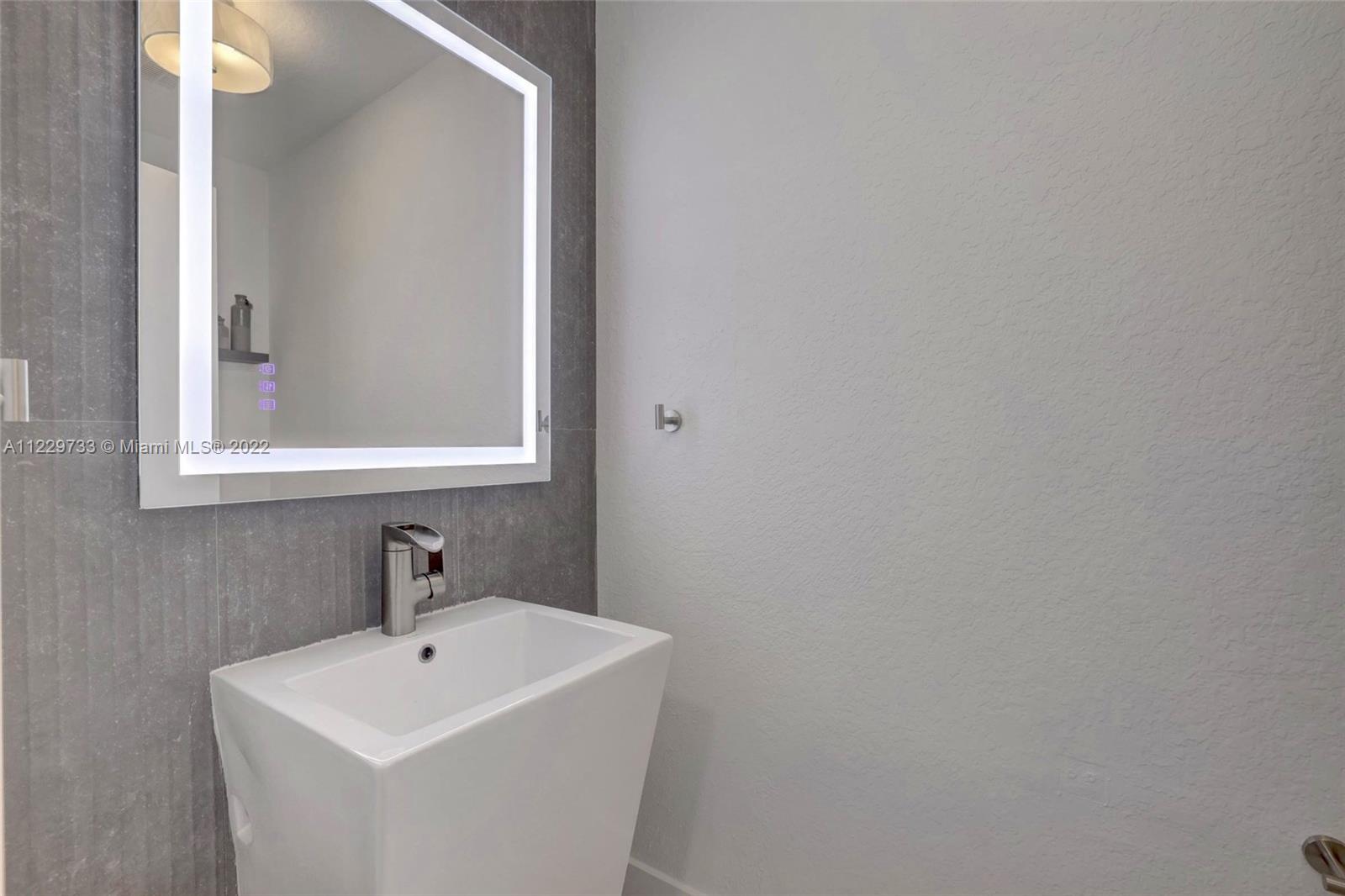 2501 SE Morningside Blvd Unit: 2501