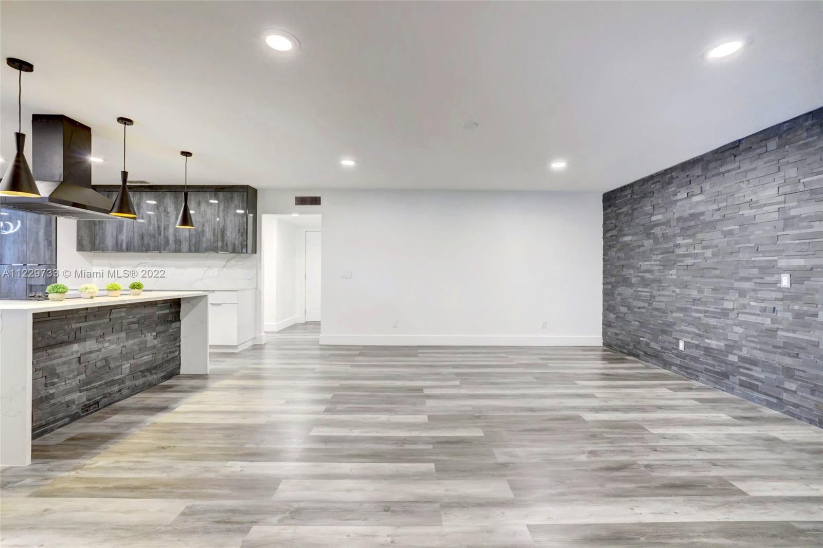 2501 SE Morningside Blvd Unit: 2501
