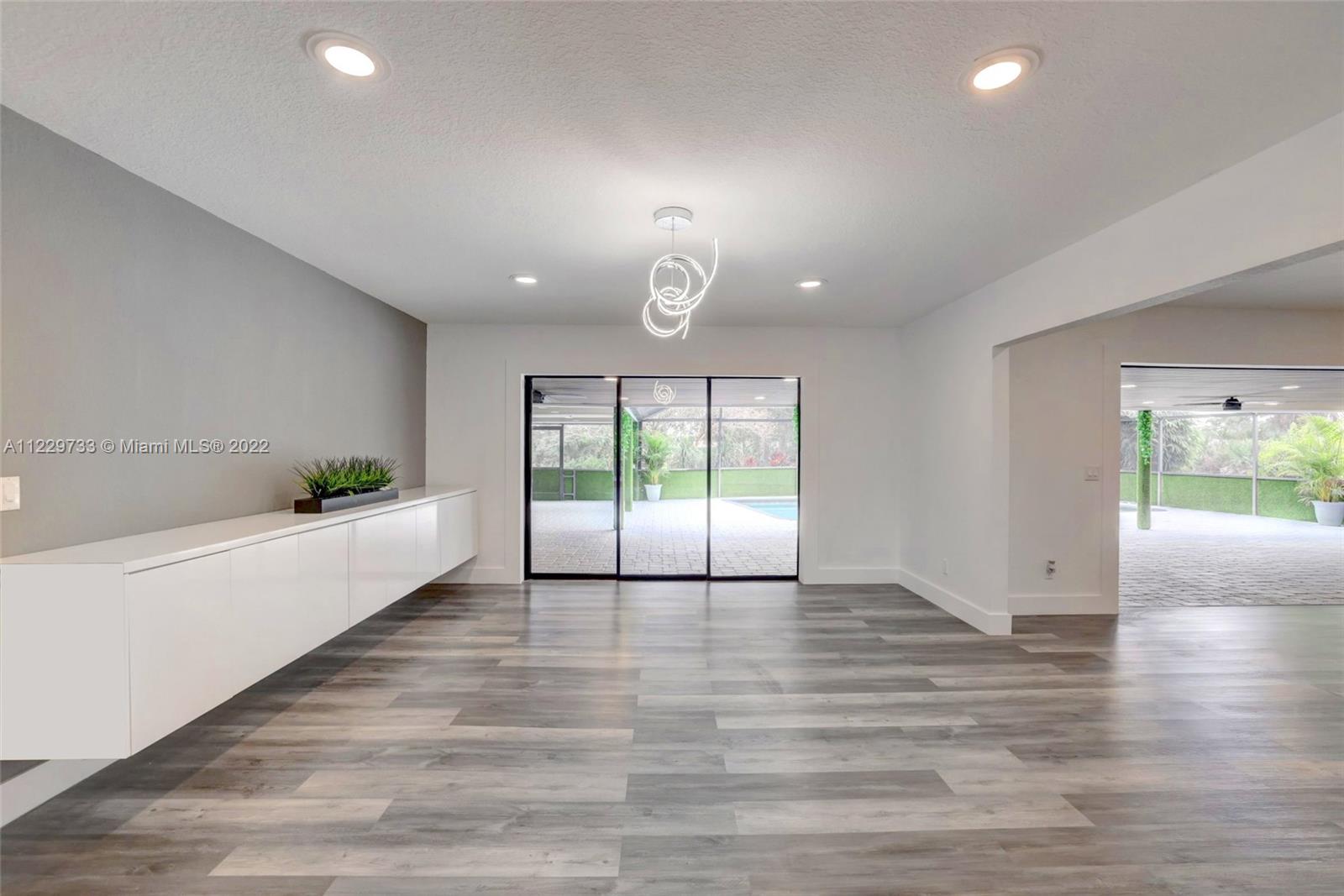 2501 SE Morningside Blvd Unit: 2501