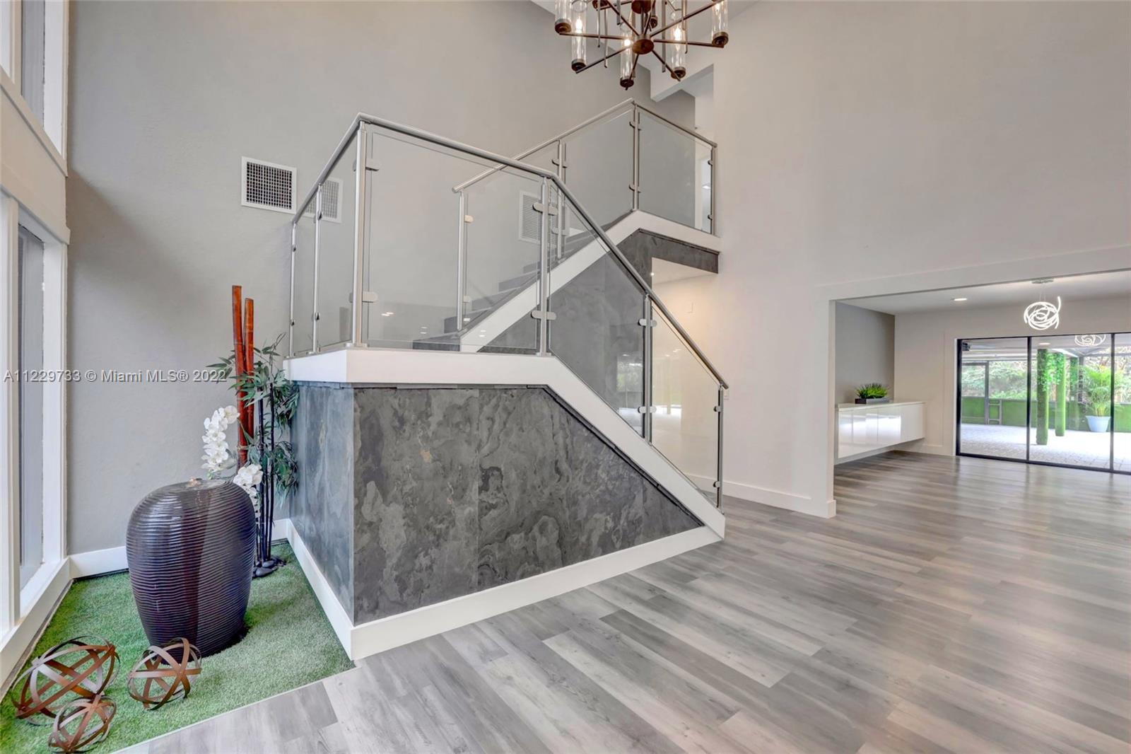 2501 SE Morningside Blvd Unit: 2501