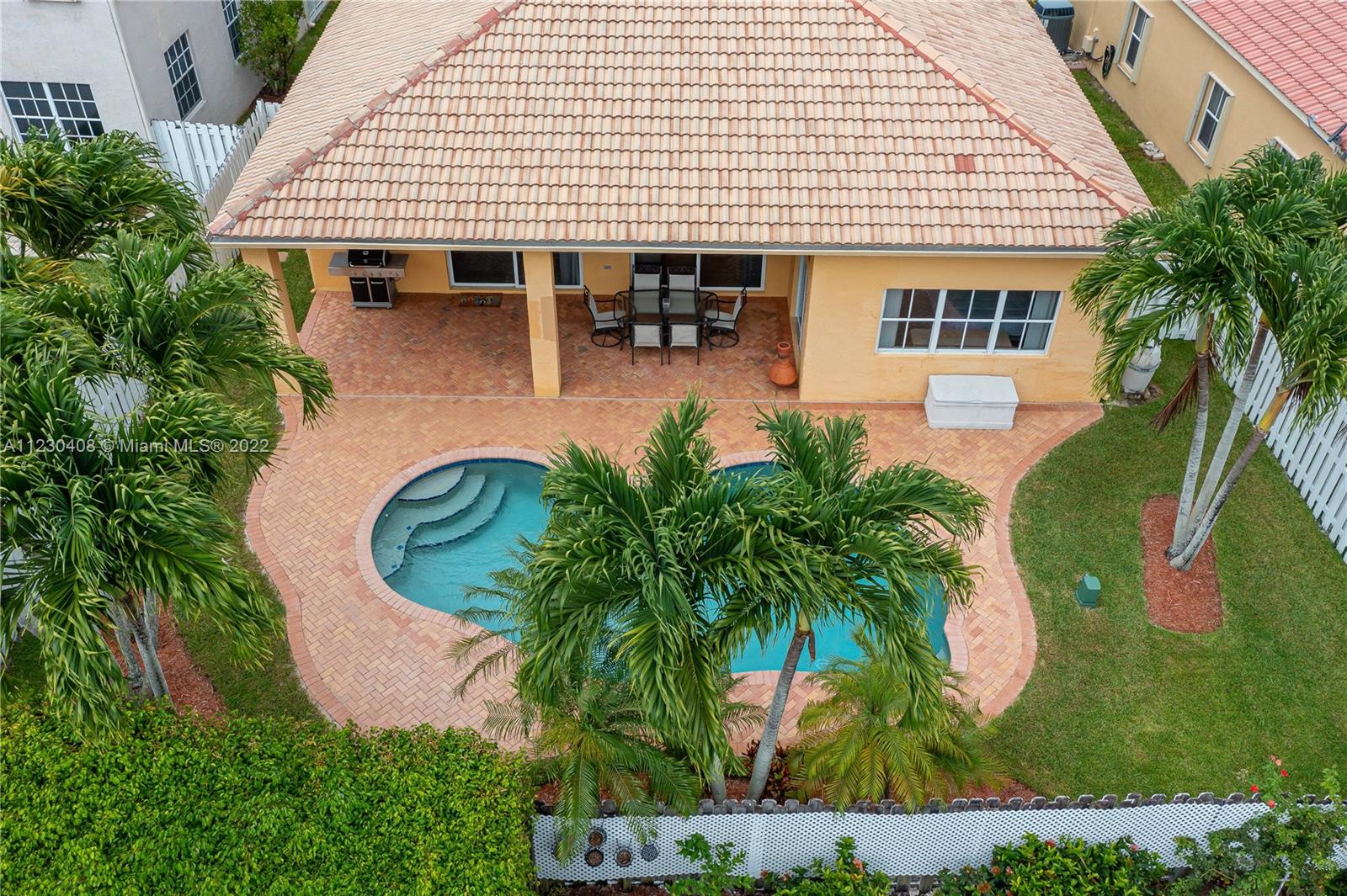 1118 Birchwood Rd