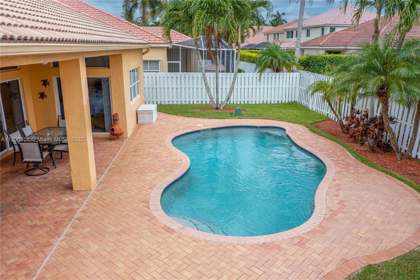 1118 Birchwood Rd