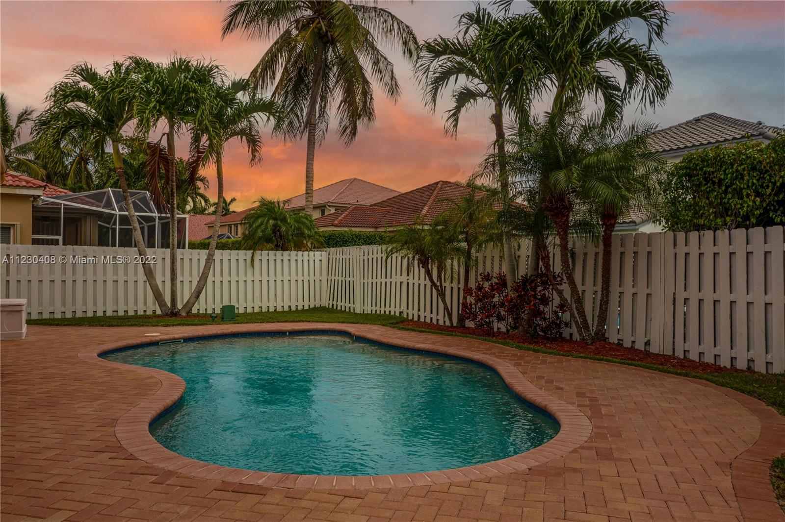 1118 Birchwood Rd