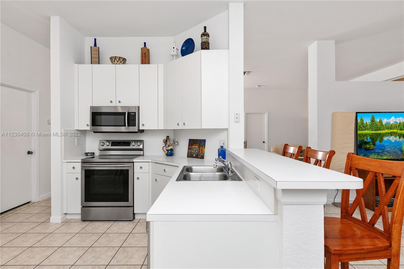 1118 Birchwood Rd