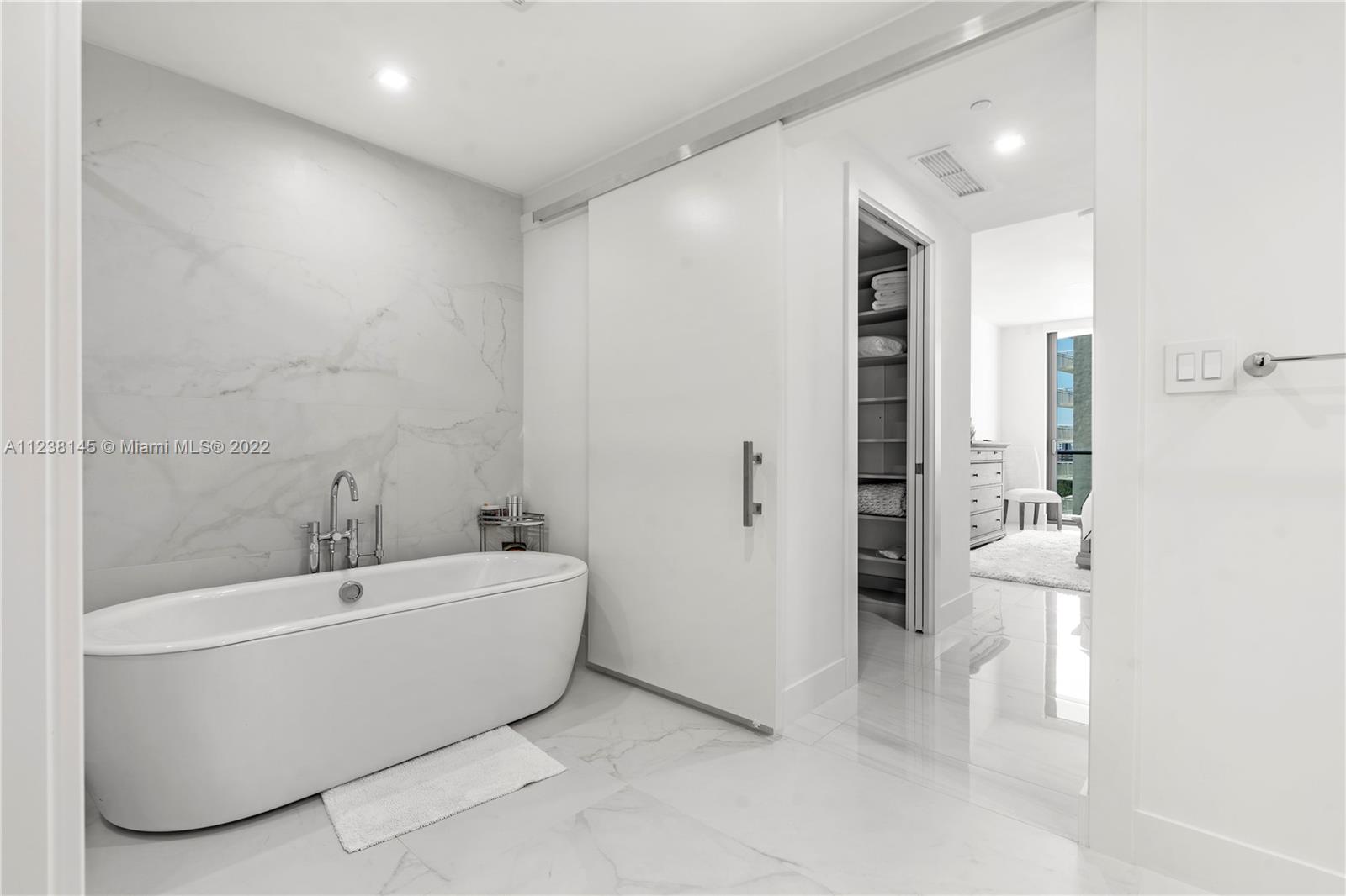 730 N Ocean Blvd Unit: 701