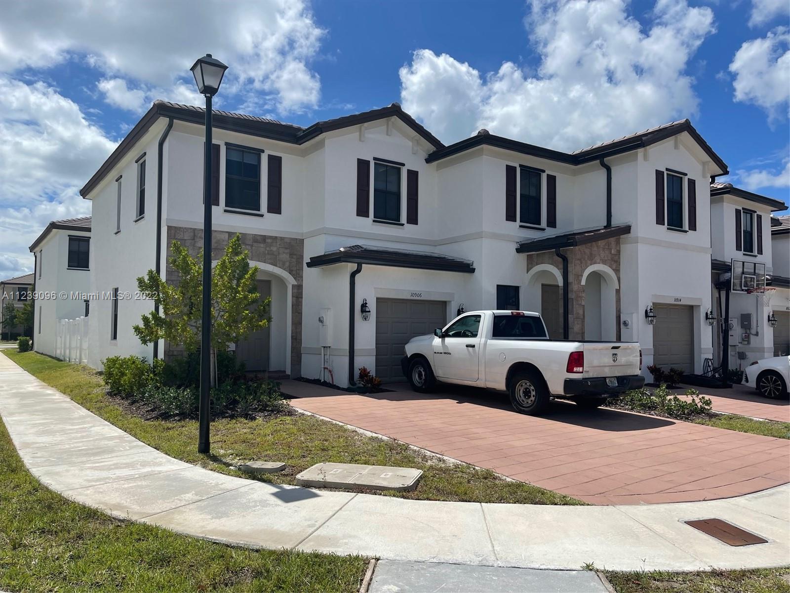 10906 W 33rd Ct Unit: 10906