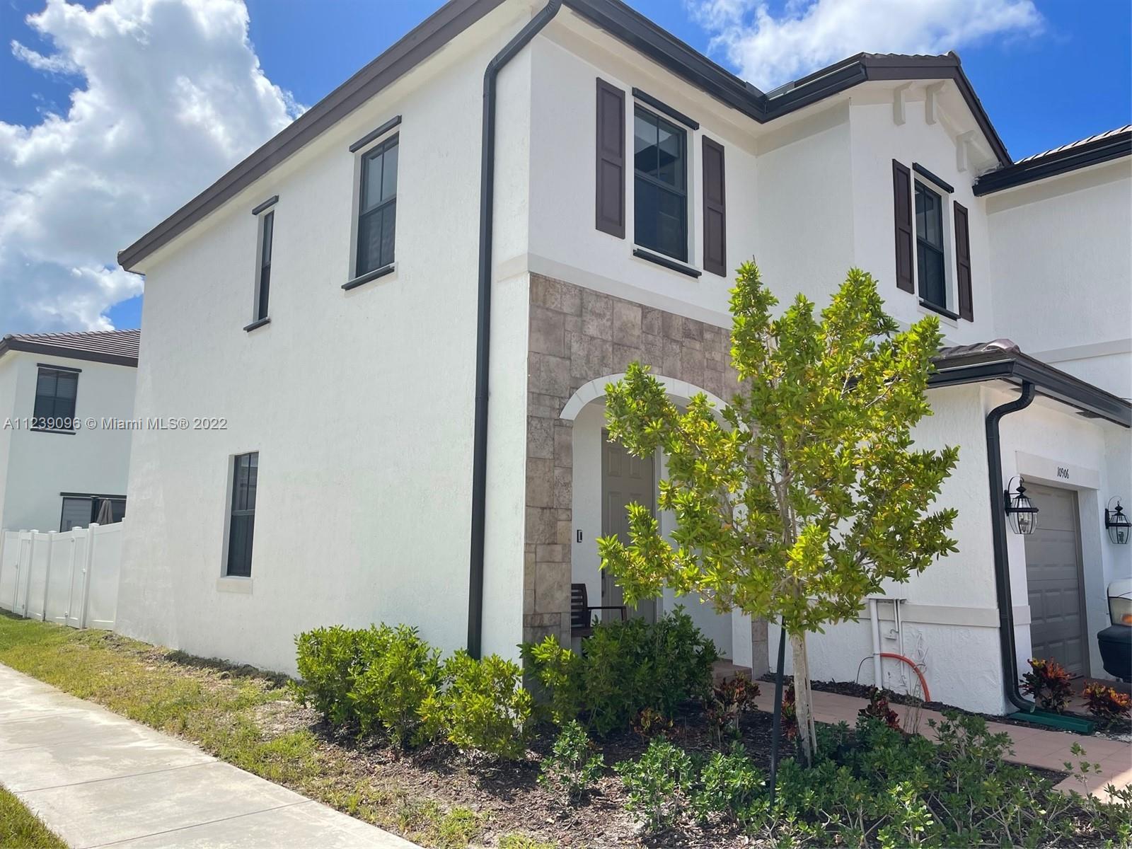 10906 W 33rd Ct Unit: 10906